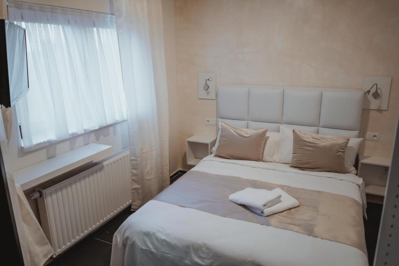 Hotel Onyx Expo Jette Екстер'єр фото