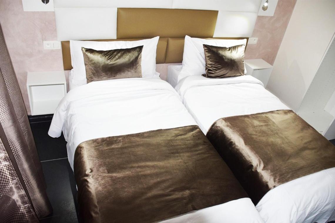 Hotel Onyx Expo Jette Екстер'єр фото