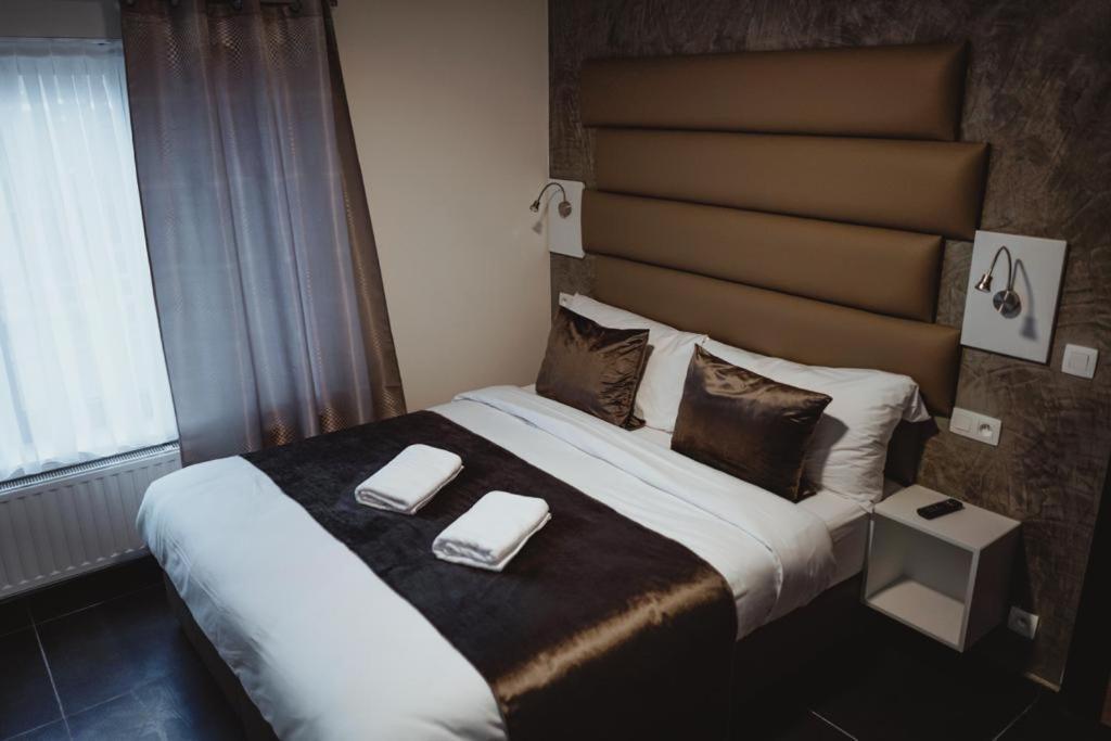 Hotel Onyx Expo Jette Екстер'єр фото