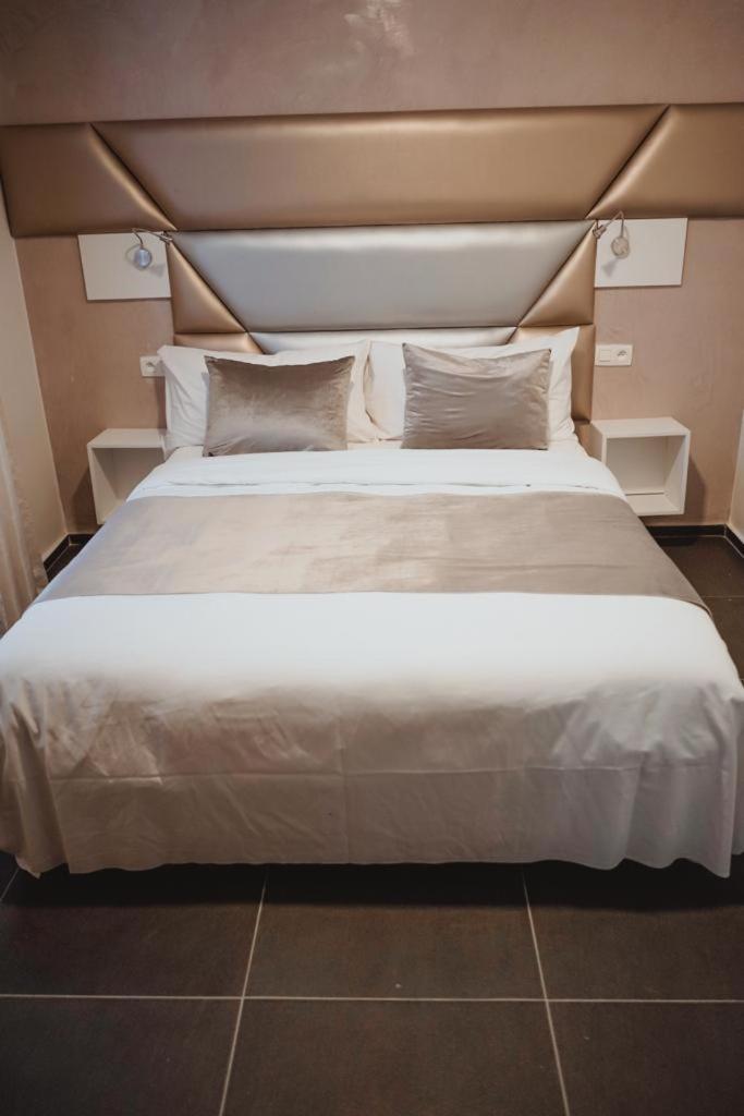 Hotel Onyx Expo Jette Екстер'єр фото