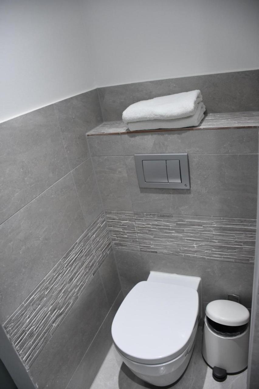Hotel Onyx Expo Jette Екстер'єр фото