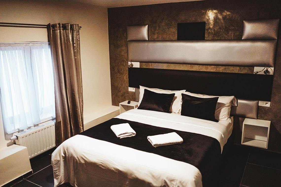 Hotel Onyx Expo Jette Екстер'єр фото