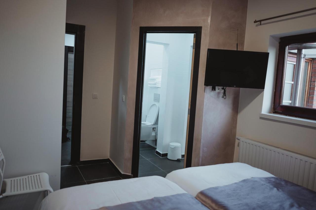 Hotel Onyx Expo Jette Екстер'єр фото